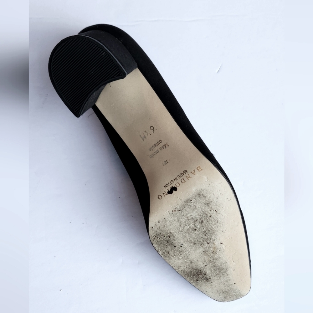 Bandolino Microfiber Pump | Black Women's Size 6.5 M - Picture 7 of 9